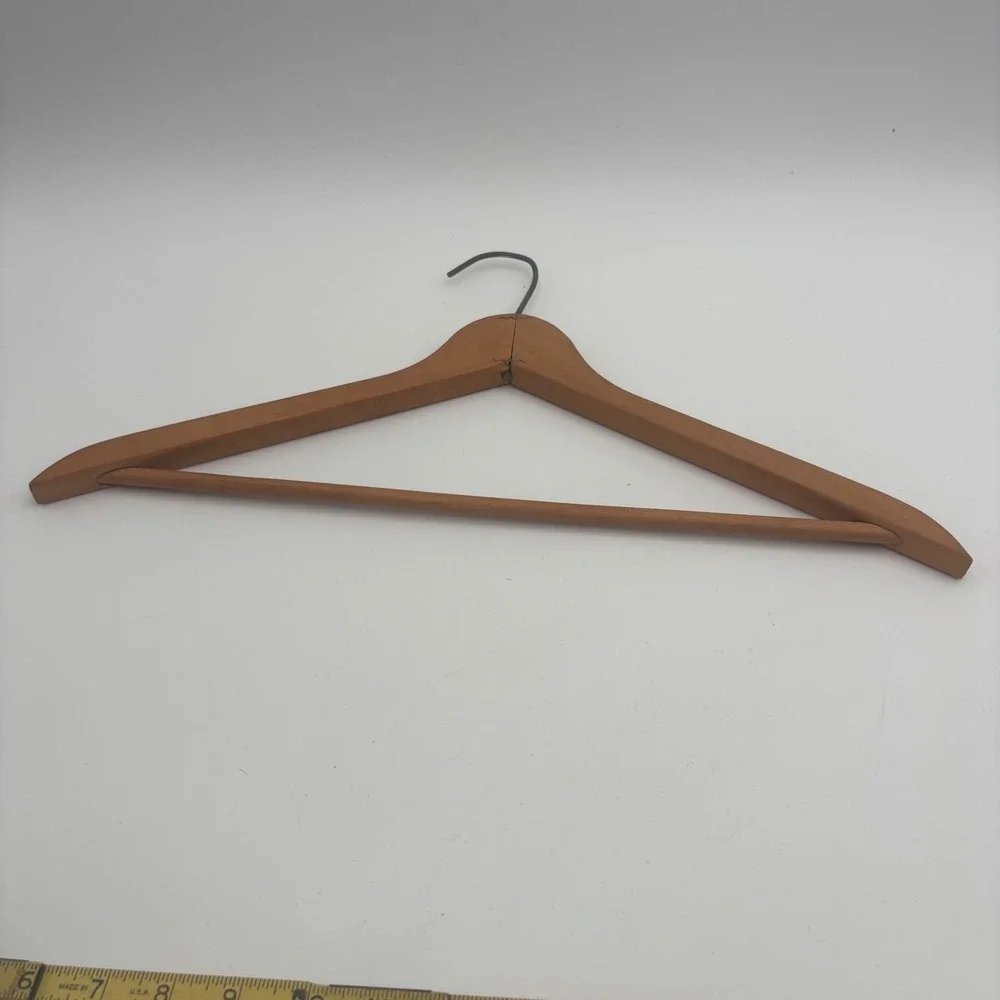 Wooden Hangers Set of 8 Brown Excellent Mixed Styles